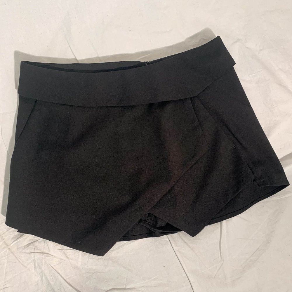 Talula (Aritzia) skort - size 00 - like new